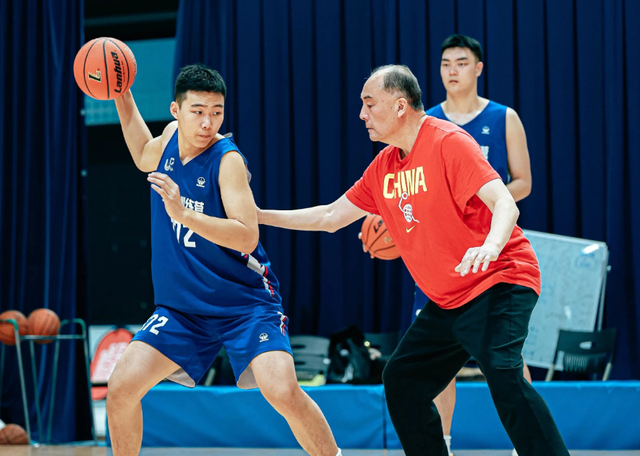 正式确定！内线新星离开广东宏远，加入辽宁男篮