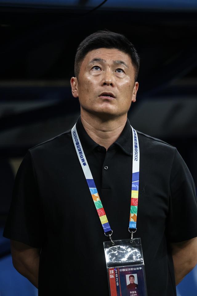 邮报：乌加特受伤不太可能影响曼联引进埃德松和M费的财力