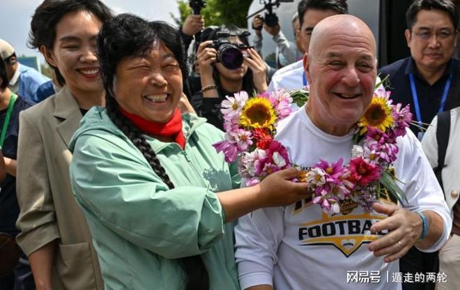 前荷兰国脚：德布劳内对阵美国竟然没有上场，加西亚不尊重他