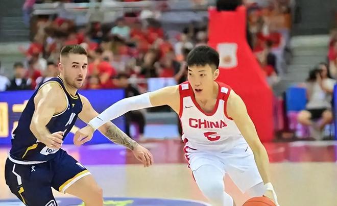 季后赛场均5.6分！上海下赛季想卫冕，这个36岁老将不能放走