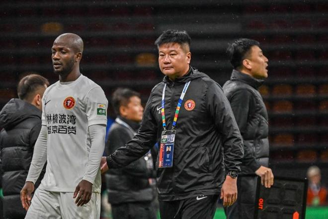 近期回国!新华社曝杨瀚森确定参加世预赛,亲承把经验分享给大家