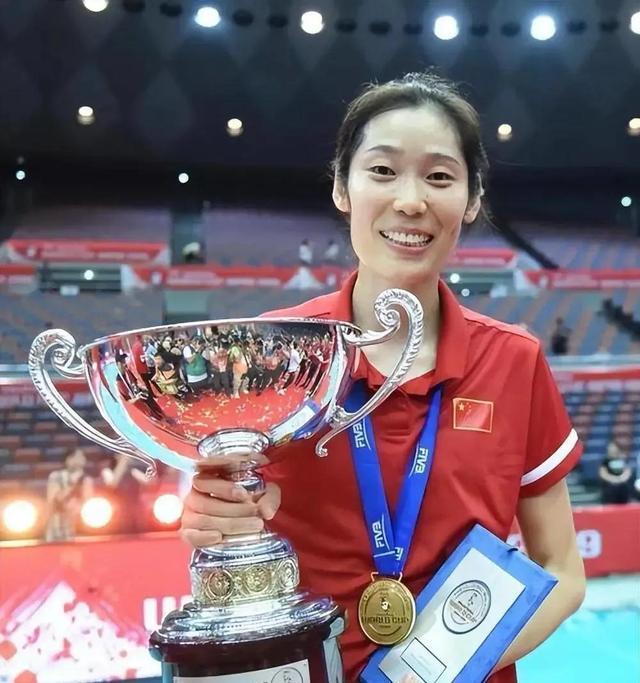 1年2770万美元！格林续约勇士继续搭档库里：合同不含交易否决权