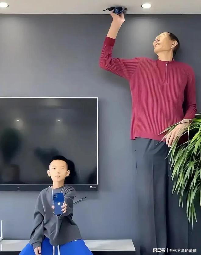 她是足球报主任,和董路水火不容对骂5年,如今仍在足球媒体一线