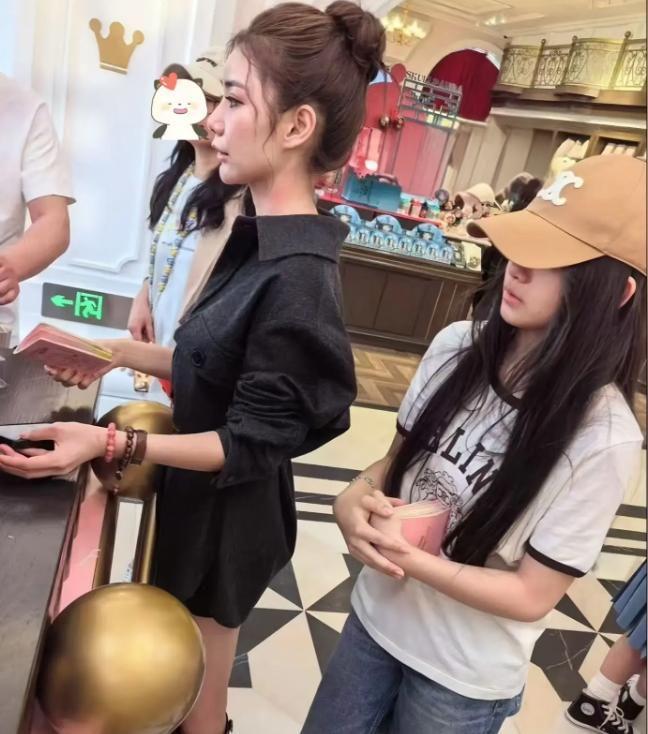 男子与妻子复婚半年后生下儿子，5年后再次离婚，男方发现儿子非亲生