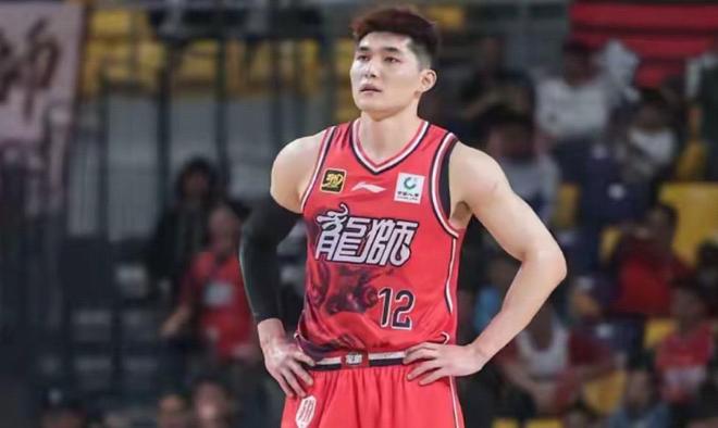 给足肯定！李弘权与上海达两年C类合同，已成上海锋线核心！