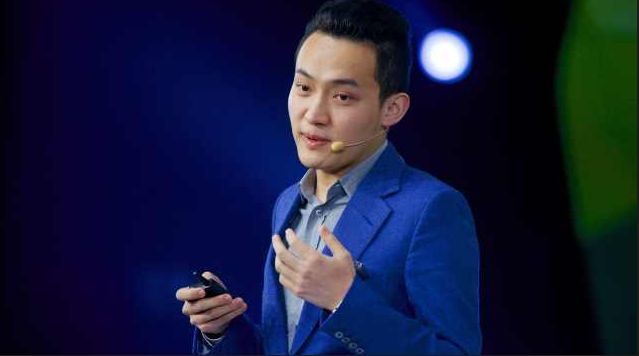 西媒:被排除在季前合训名单外,霍尔丹考虑举报塞维利亚